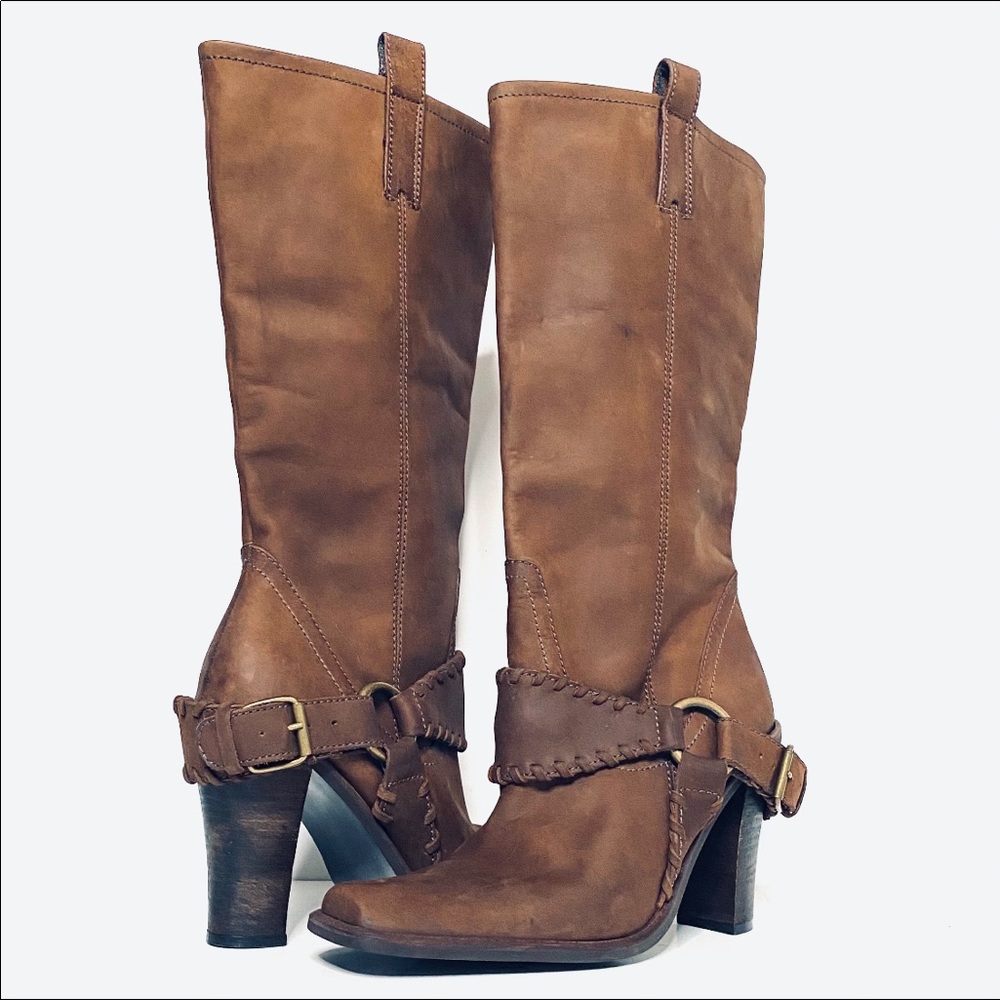 🆕STEVE MADDEN Hailee Distressed Western Boots